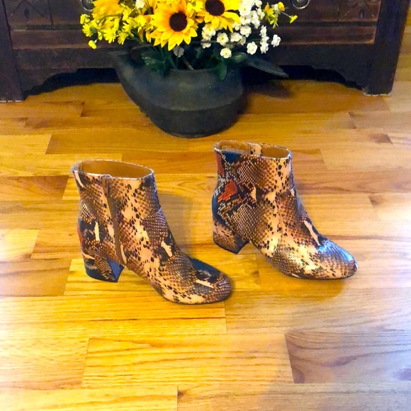 Boots - Picture 2 of 13